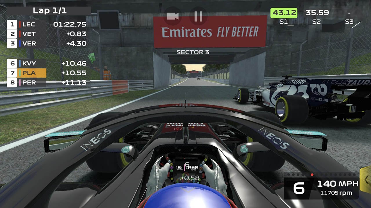 F1 Mobile Racing screen 0