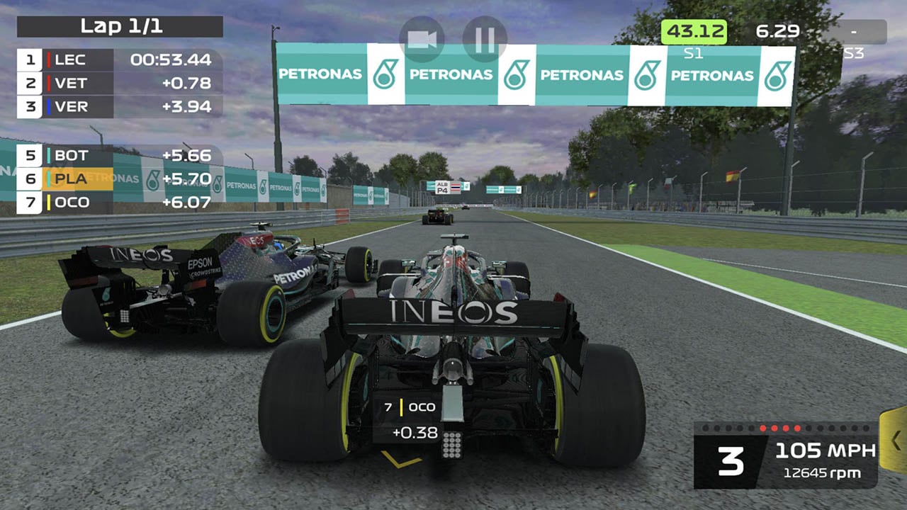 F1 Mobile Racing screen 1